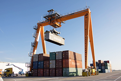 港口起重机.jpg 港口起重机.jpg